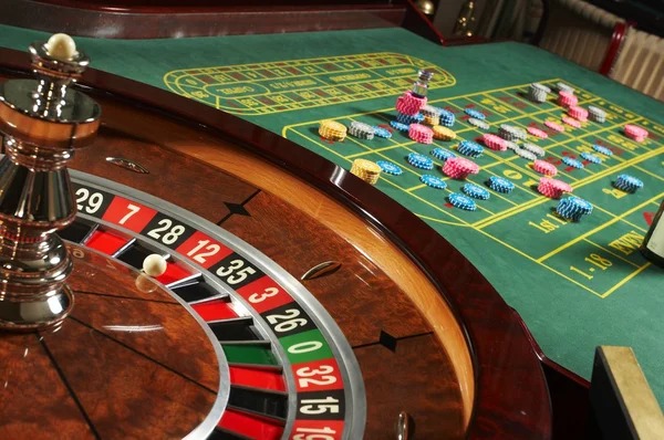 makoto Slots game interface showing reel layout and bet controls